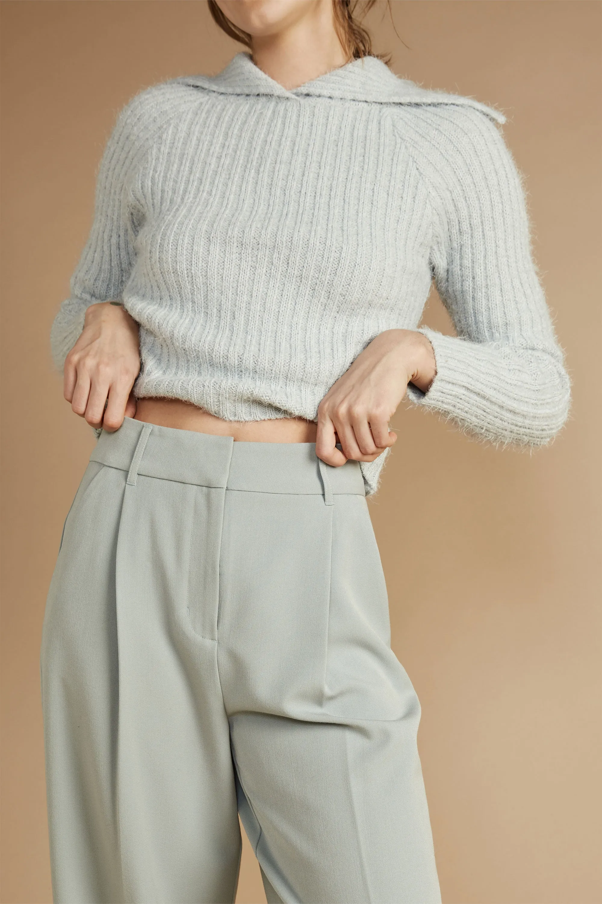 EXTENDED COLLAR KNIT SWEATER