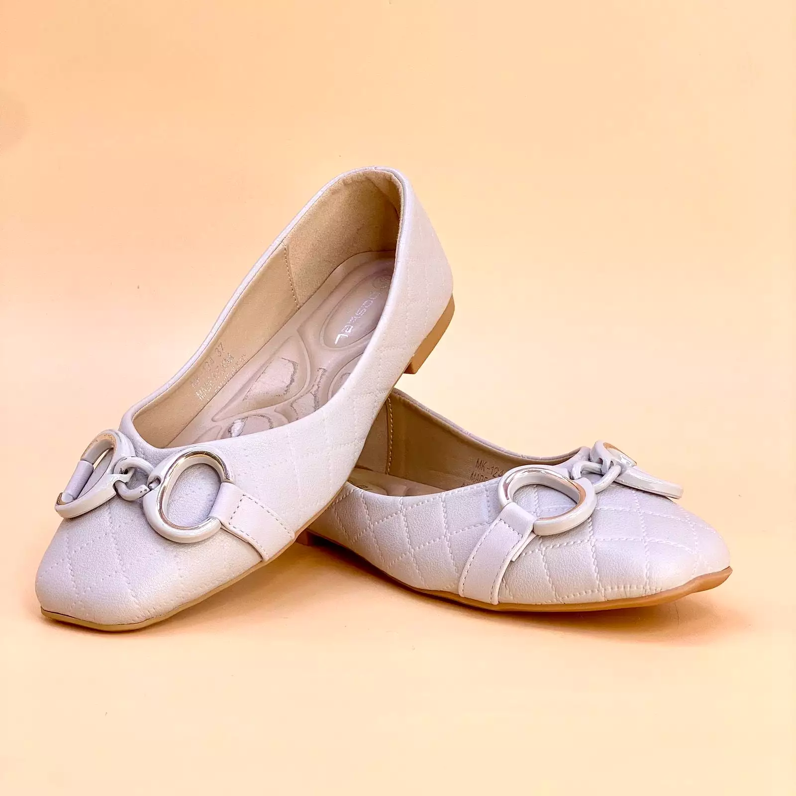 NEW ,  WOMEN FLAT SHOES W245