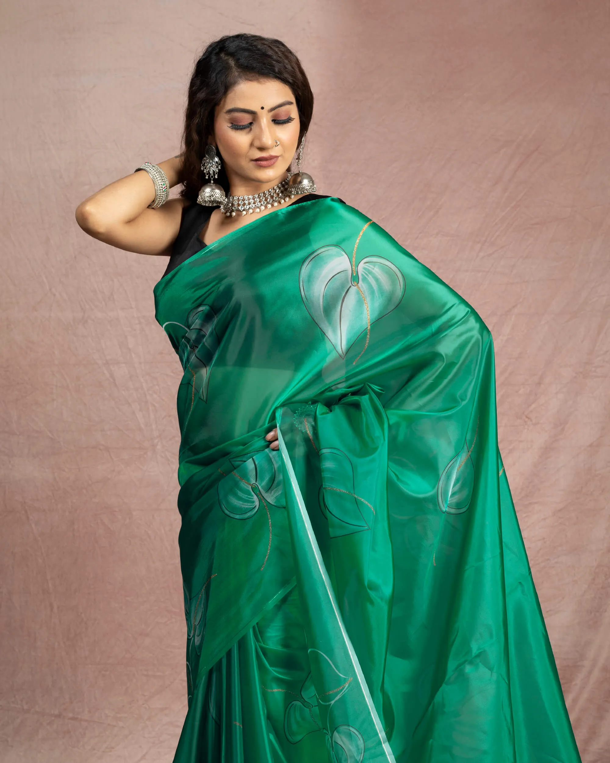 Pine Green And Black Leaf Pattern Liquid Organza Pre-Draped Saree