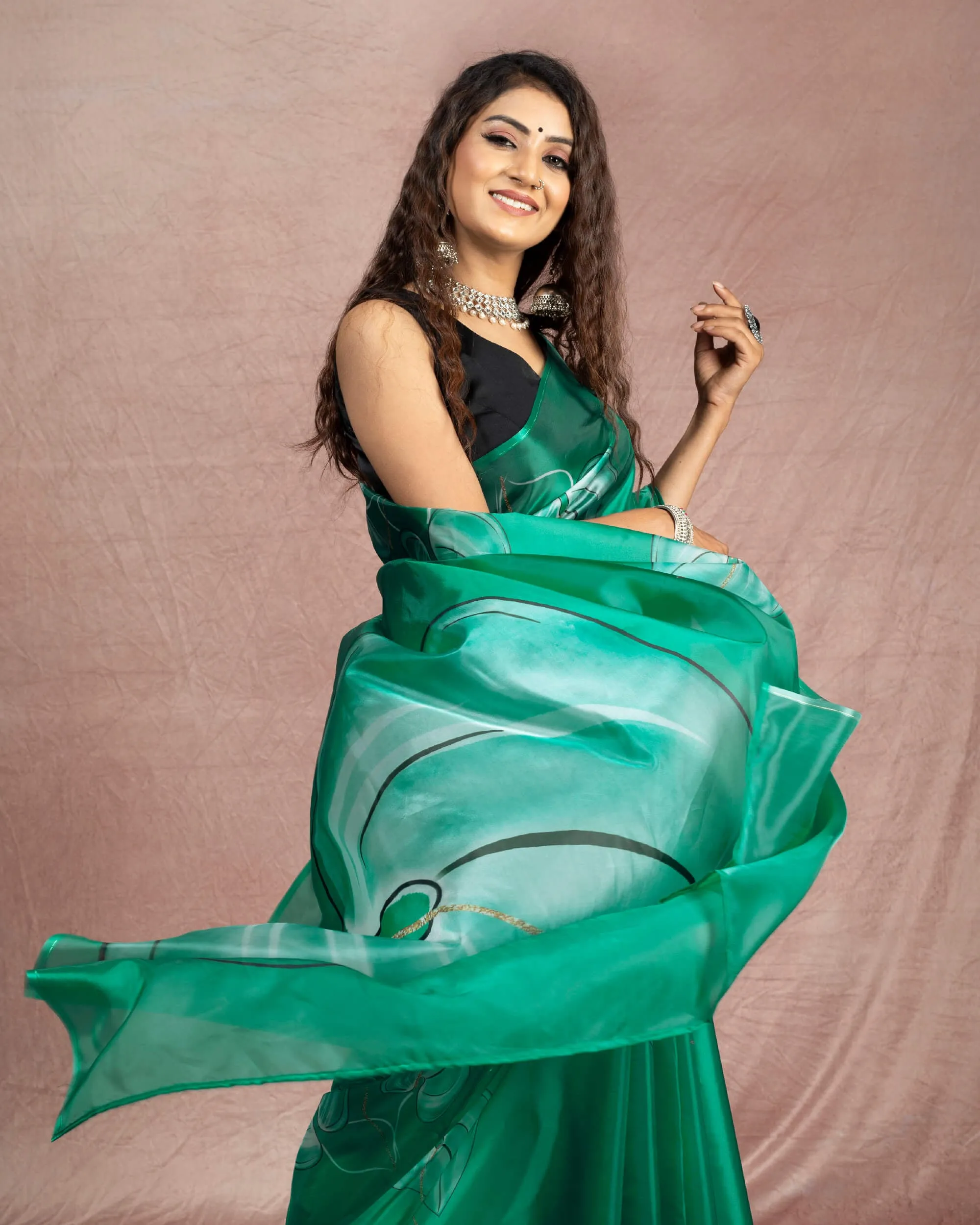 Pine Green And Black Leaf Pattern Liquid Organza Pre-Draped Saree