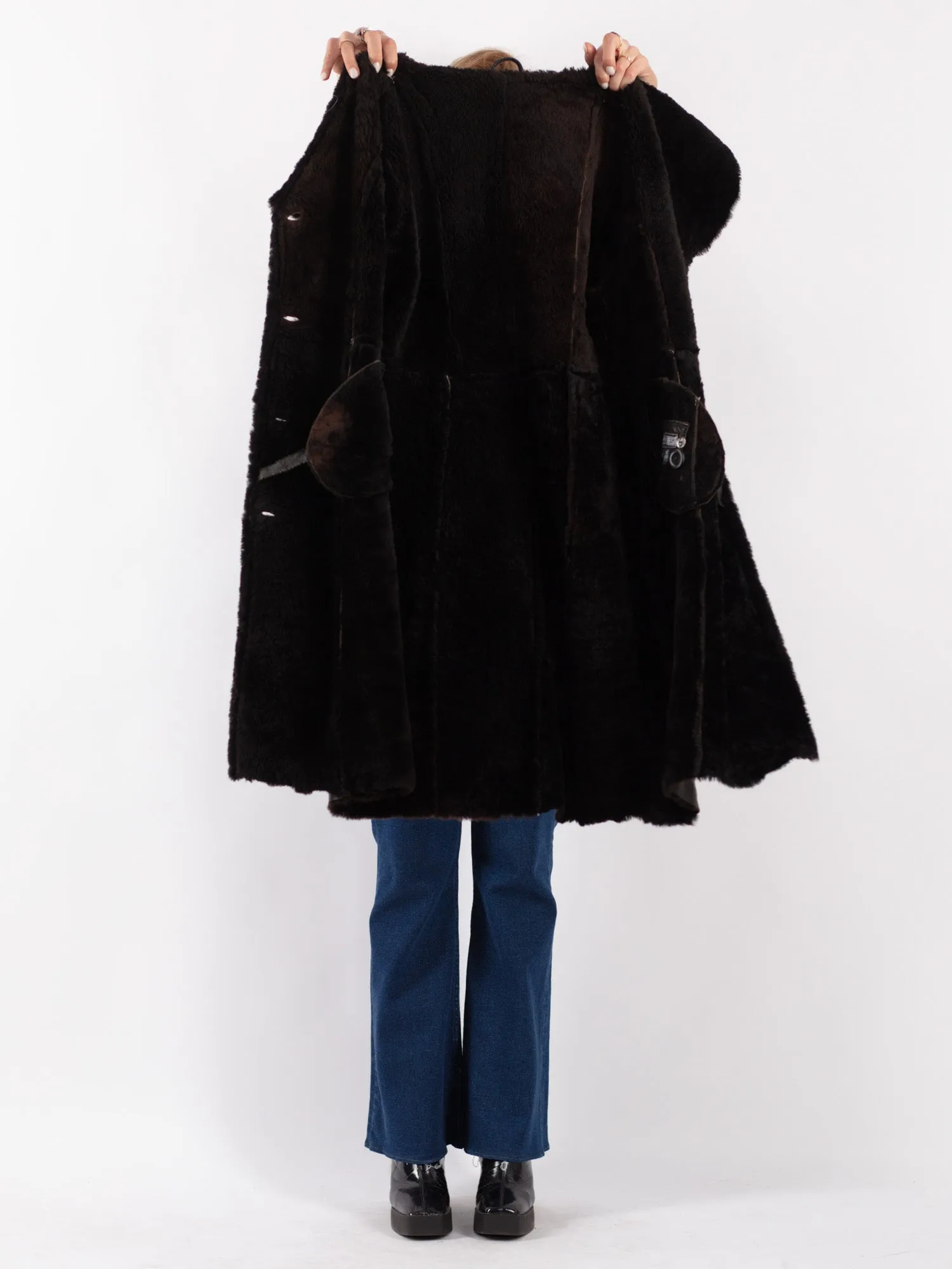 Vintage 90's Women Hooded Sheepskin Coat in Black